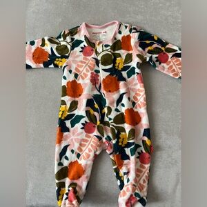 NB Magnetic Me girls velour pajama footie